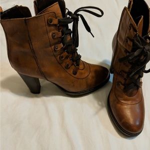 Sesto meucci of Florence prunella camel boots size 8.